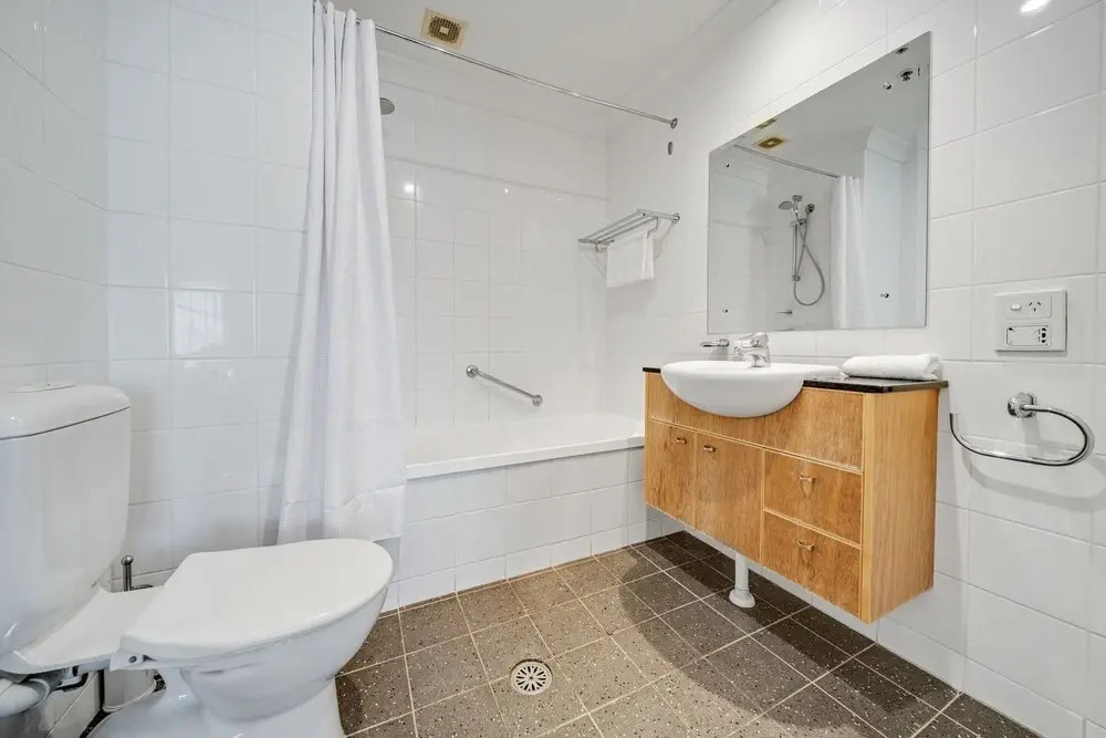 Center 1-bed With Sauna, Gym, BBQ & Parking