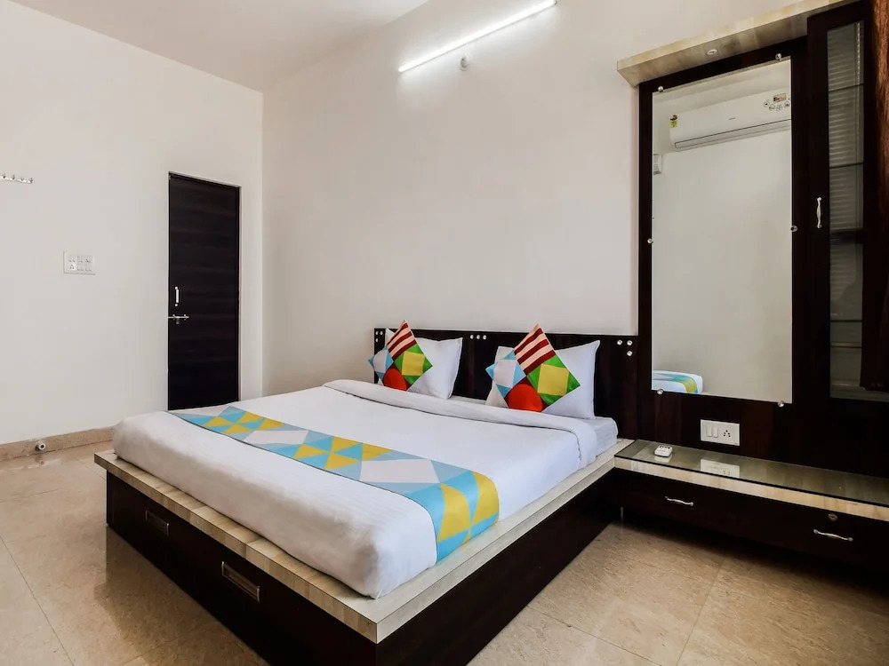 OYO 23562 Home Blissful 3BHK Nela Talaab