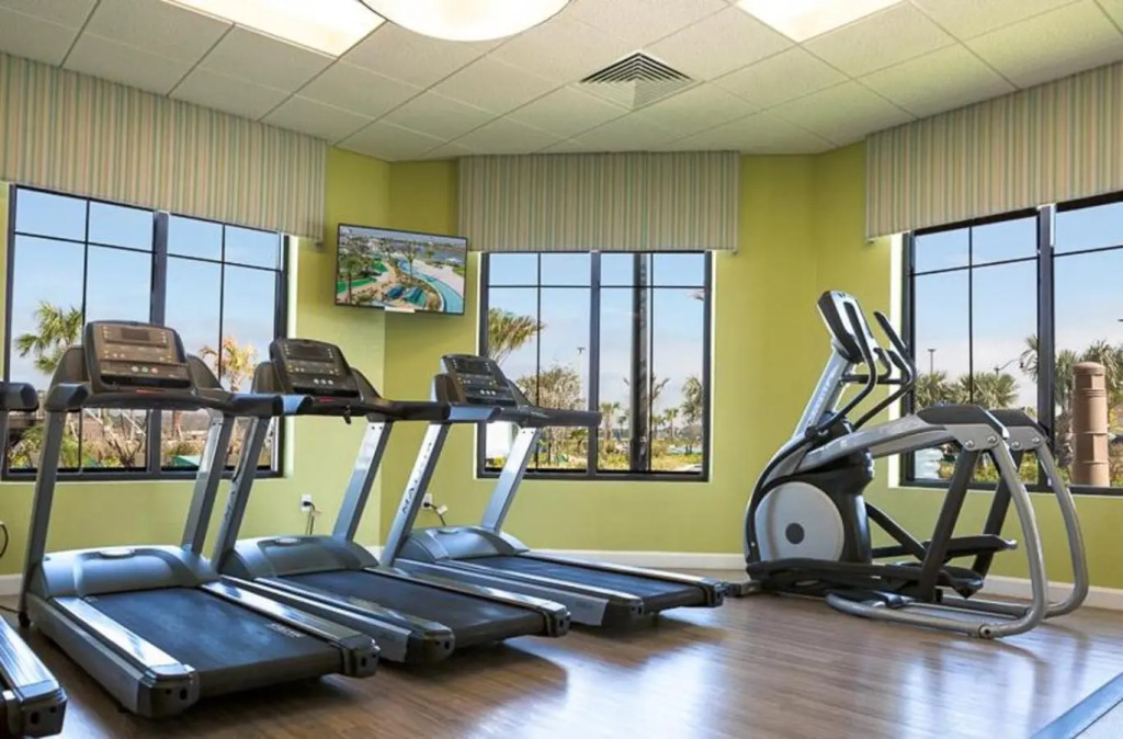 Storey Lake Free Water Park 4 Br 3 Bath Pool