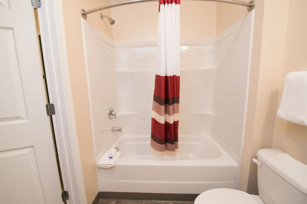 Red Roof Inn & Suites Dickinson
