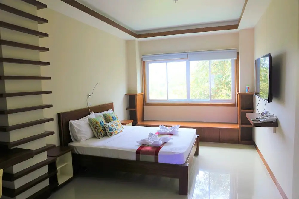 Sunburn Suites Coron