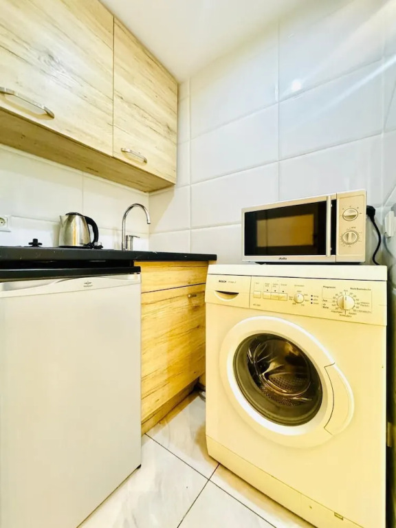 Bright Studio Stay Apt Near Rathausplatz