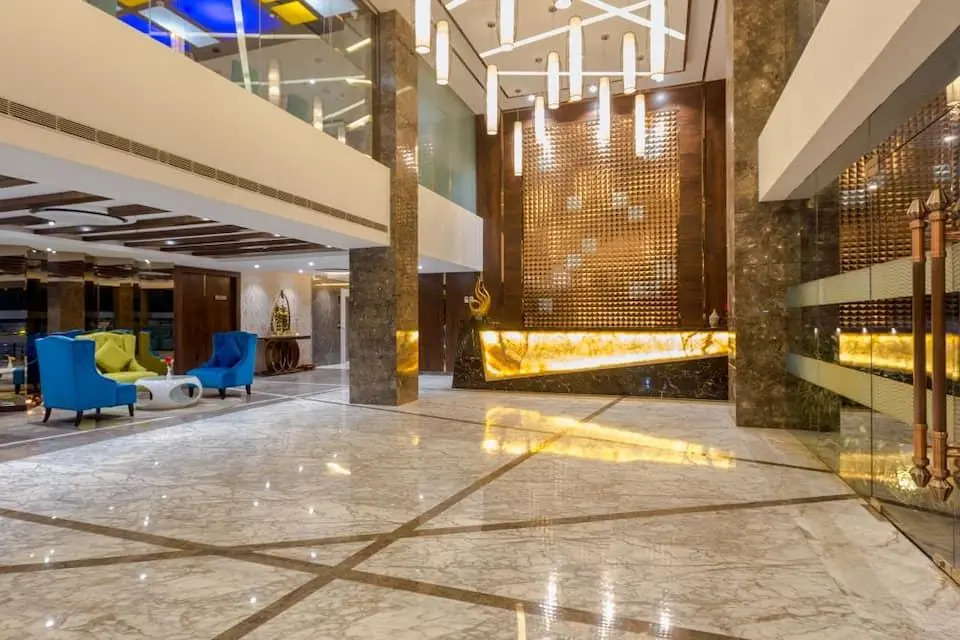 Hotel Saffron Crest