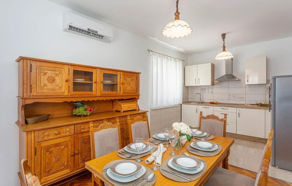 Stunning Apartment in Malinska With Wifi and 2 Bedrooms