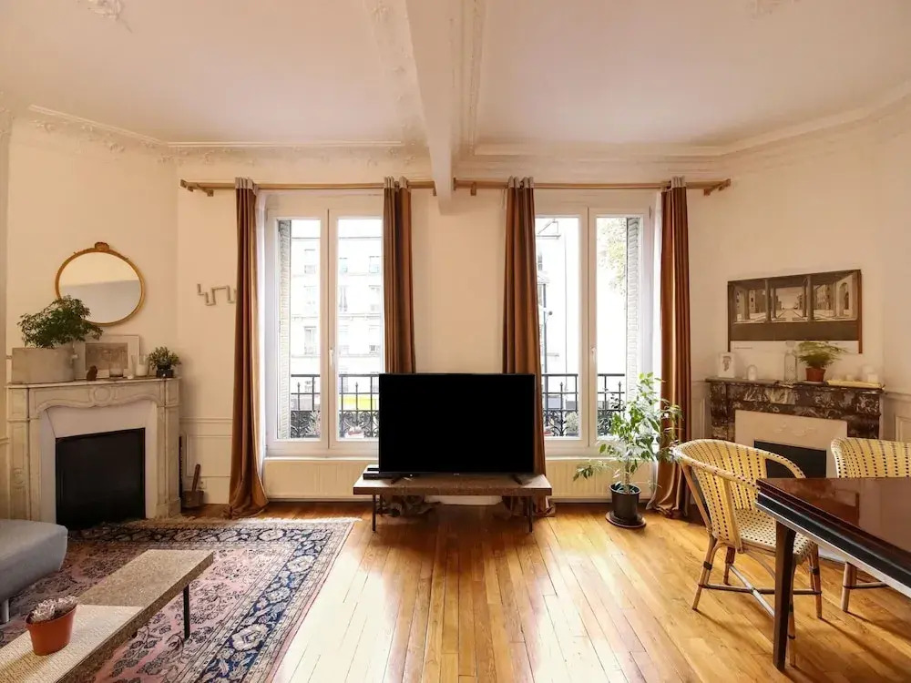 Magnificent Apartment Near the Center of Paris