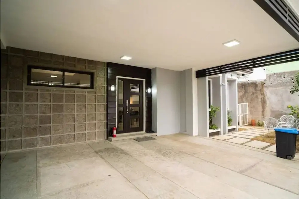 3bd Lux City Oasis LAS Pinas