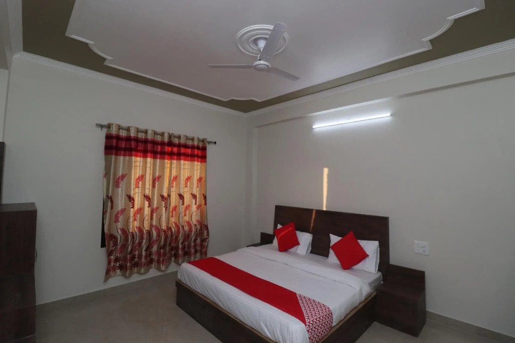 OYO 40842 The Royal Resort