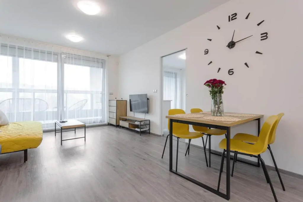 Yellow apartment with PARKING