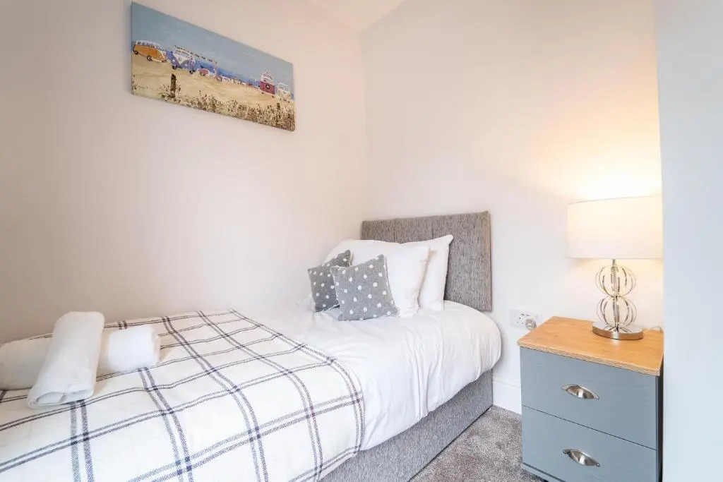 River View Home - 2 bed