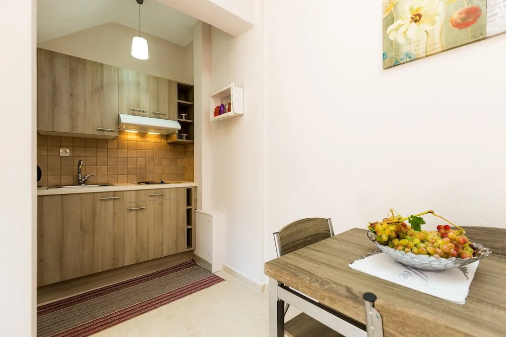 Monopati Apartments