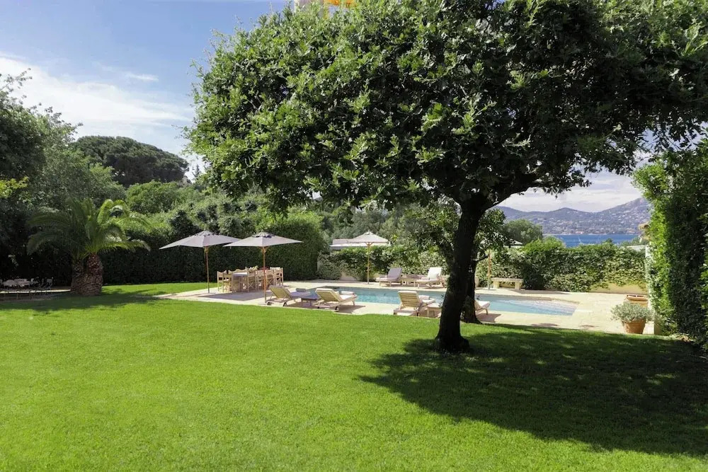 Magnificent House With Swimming Pool - 5br/10p - Gassin