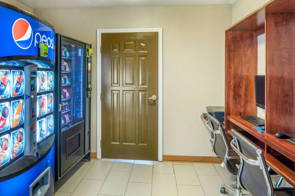 Comfort Inn & Suites Lancaster Antelope Valley