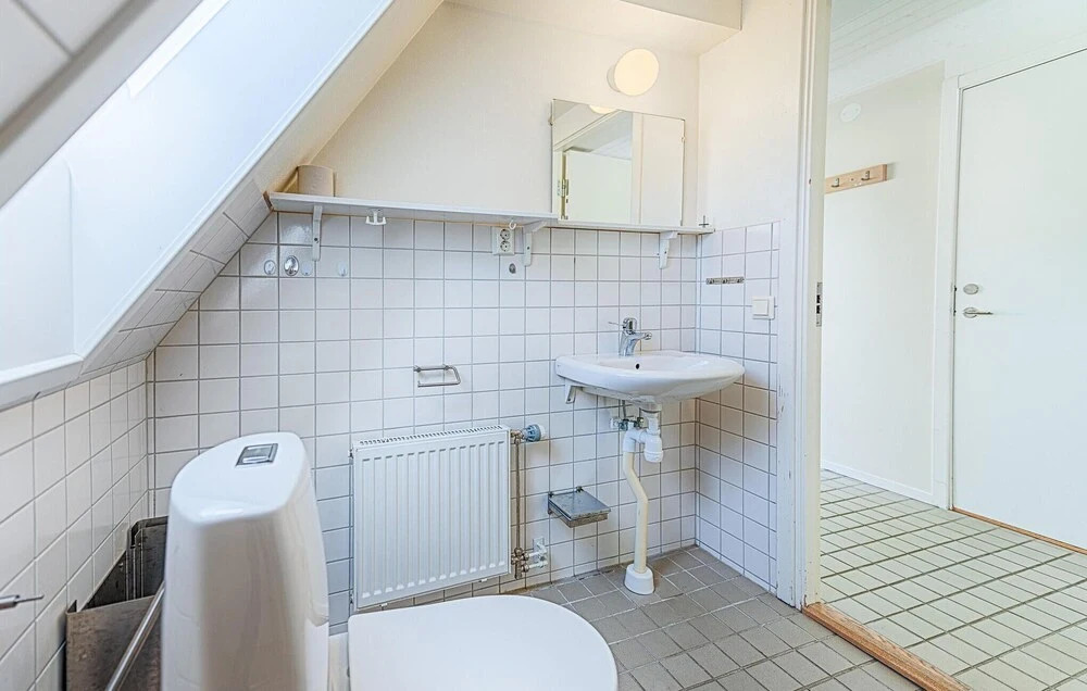 Beautiful Home in Landskrona With 3 Bedrooms and Wifi