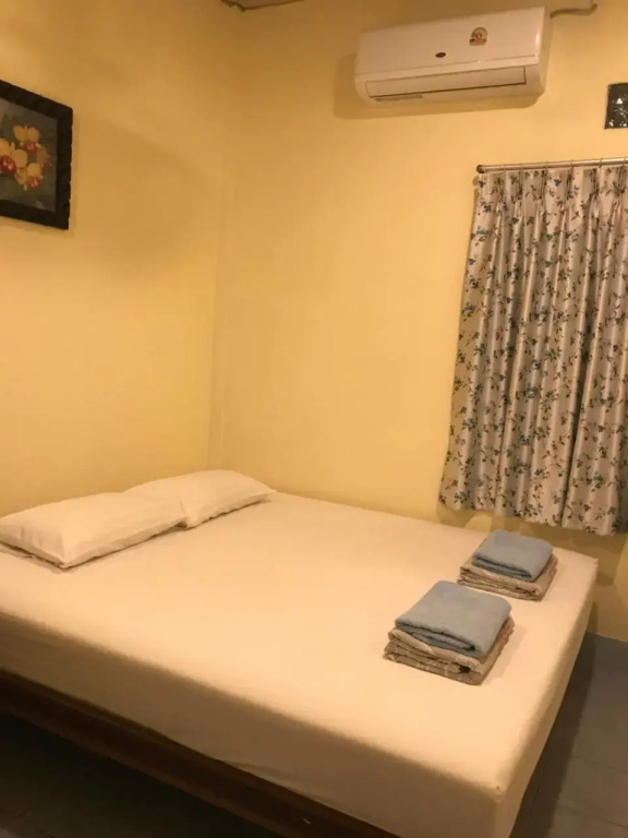 Vitoonguesthouse2fanrooms & Aircondition