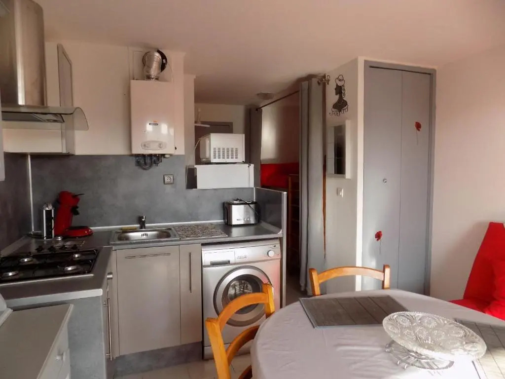 Languedoc Immobilier Appartement Studio Loggia Piscine Tennis Port - Brf153