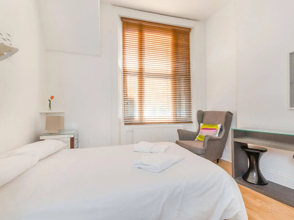 FG Property - West Kensington, Beaumont Crescent