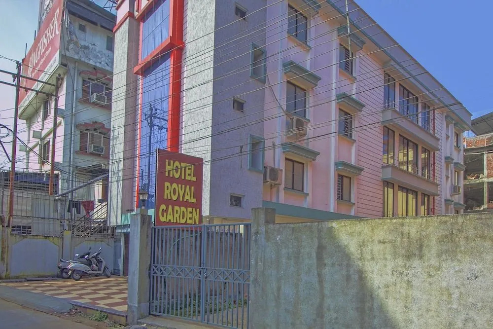 OYO 25007 Hotel Royal Garden