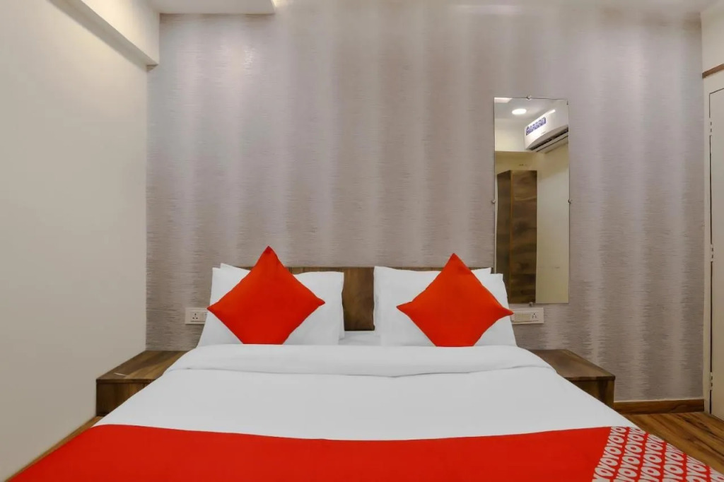 OYO 75323 Hotel Shree Nivas