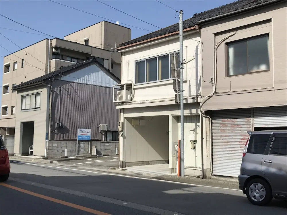 HH1 Private House