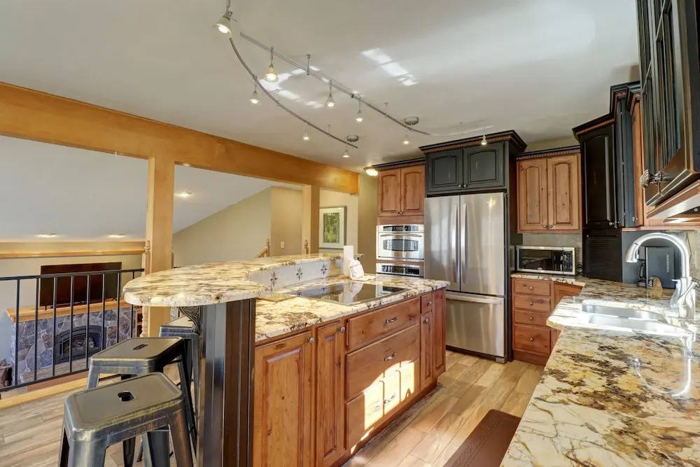334 Willow Lake Ct. 4br W/loft 3ba 4 Bedroom Townhouse