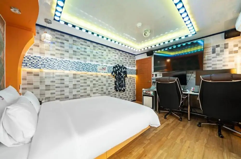 Hotel Eat Com