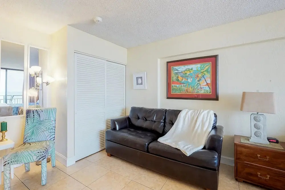 Hawaiian Inn 422