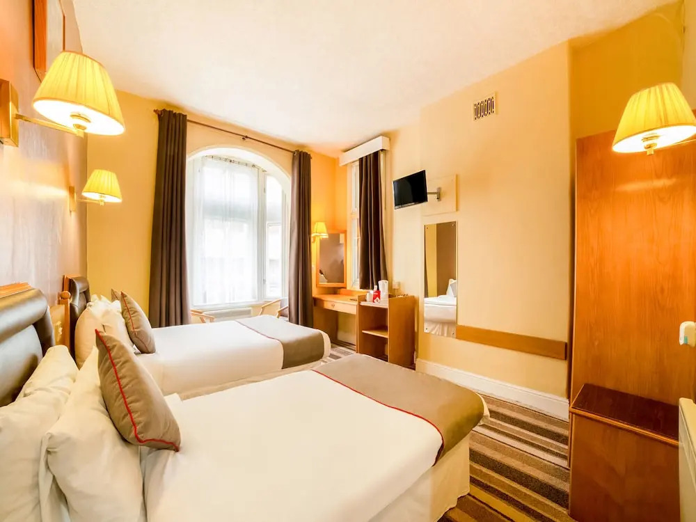 Sandringham Hotel