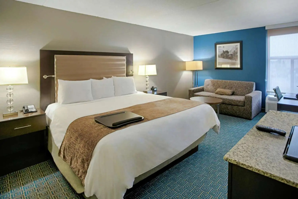 DoubleTree by Hilton Roseville Minneapolis