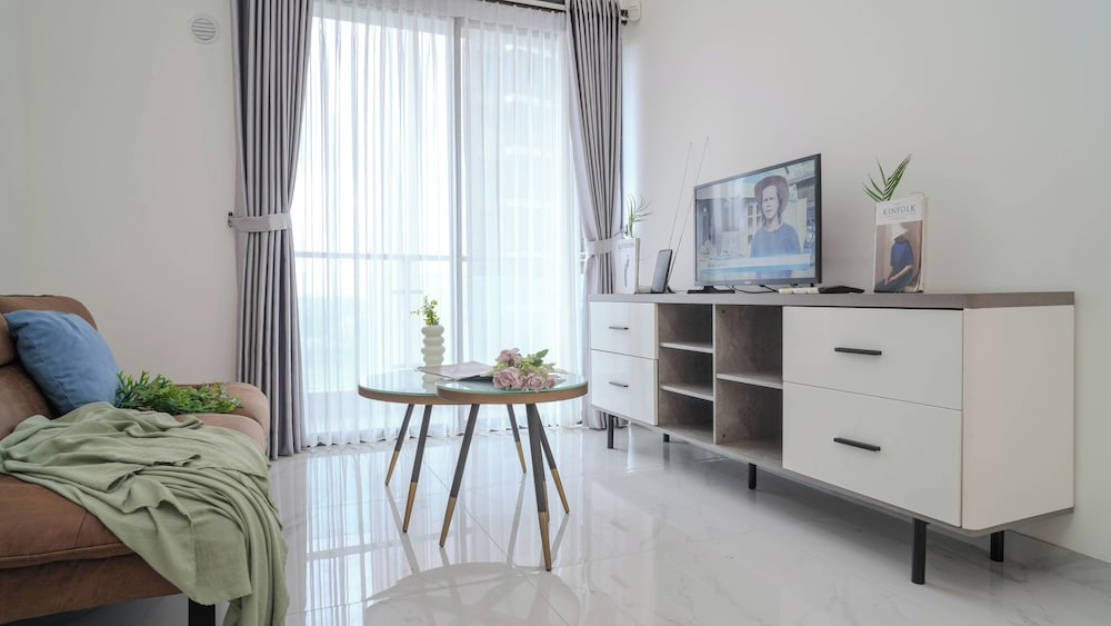 2Br Near Prasetiya Mulya University At Sky House Bsd Apartment