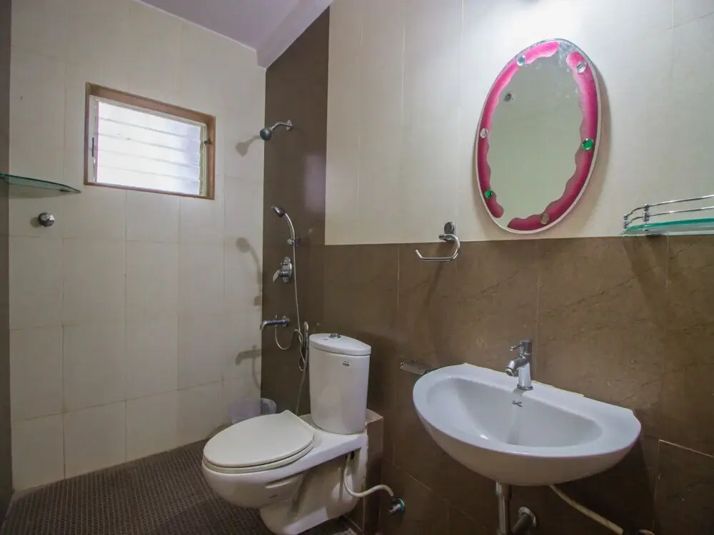 Home Graceful 2BHK By OYO Rooms