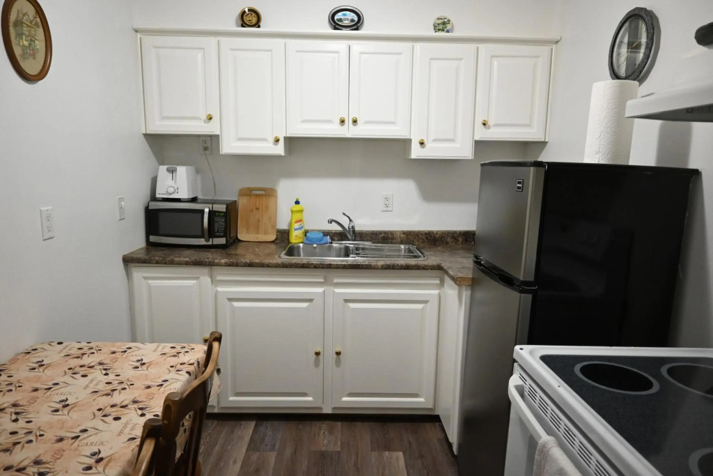 Downtown Niagara Falls Bachelor Apartment