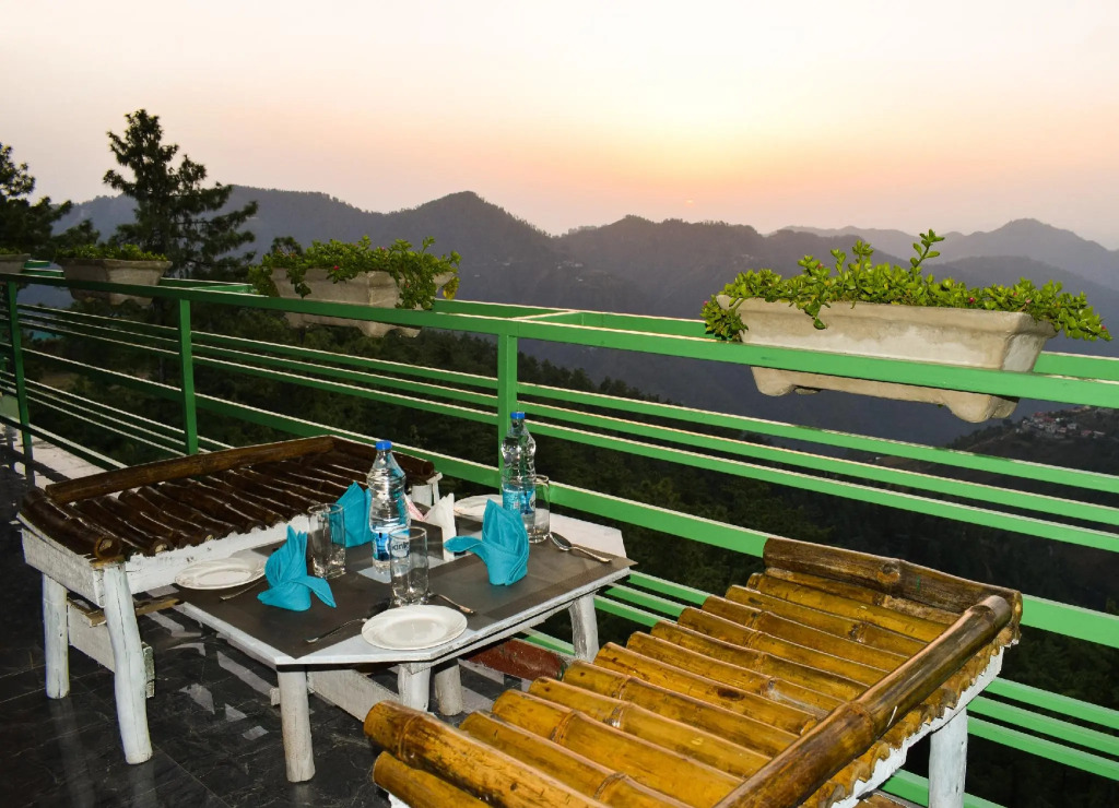 Aachman Nature Valley Resort Mashobra BY NAINA STAYCATION- Private Parking - Balcony and valley view Rooms