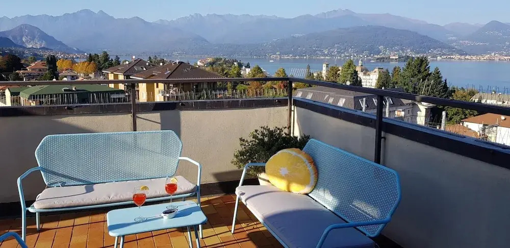 Terrace Lake View apt in Stresa With Lake View