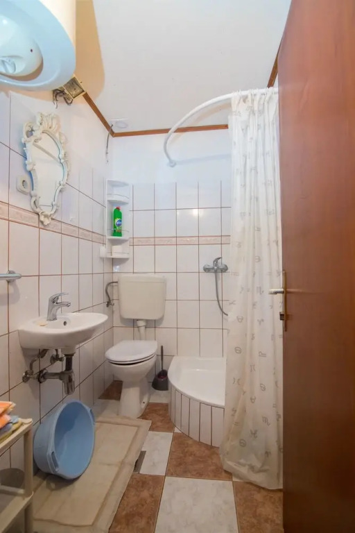 Apartmans and studios Ana