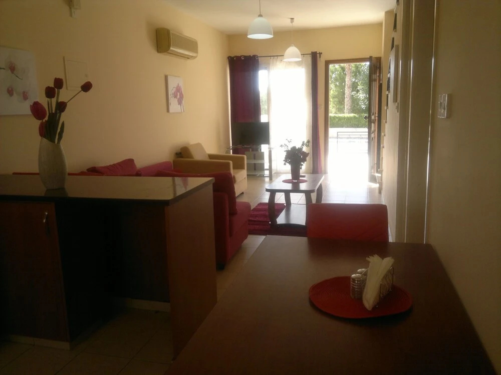 Nina's House Limassol Star