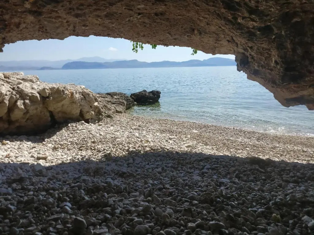 Kiveri Cave Apartment U6, near Nafplio, Kiveri