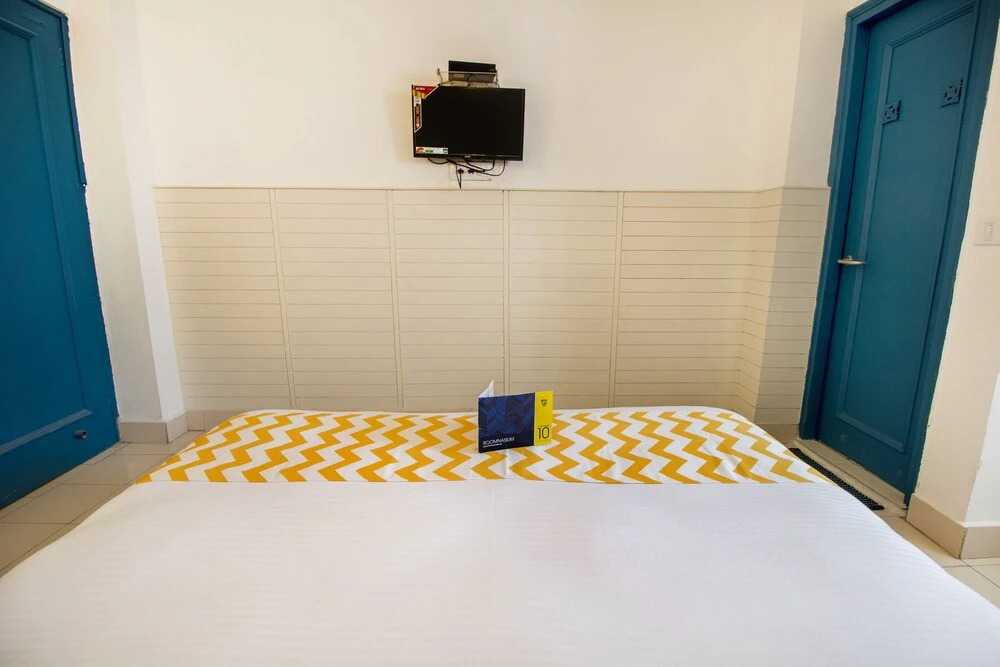 FabHotel The Nest New Delhi Station