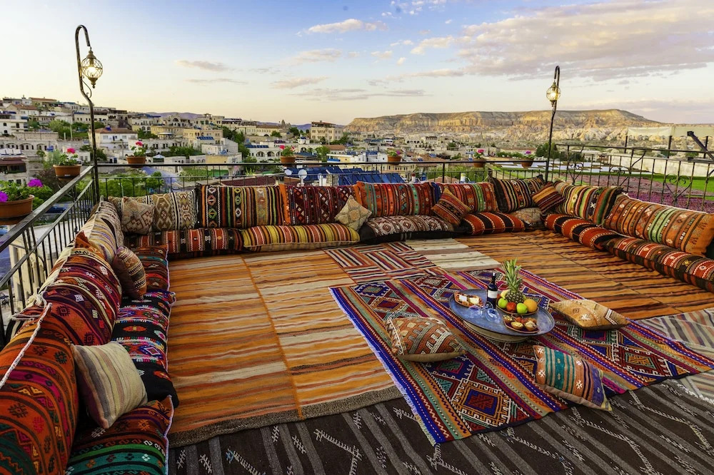 Sarnich Cave Suites