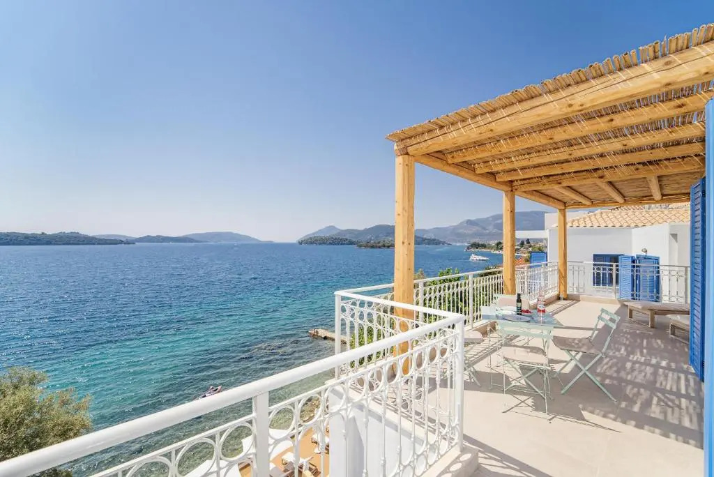 Lefkada Blue Luxury Apartments B7, Perigiali top floor
