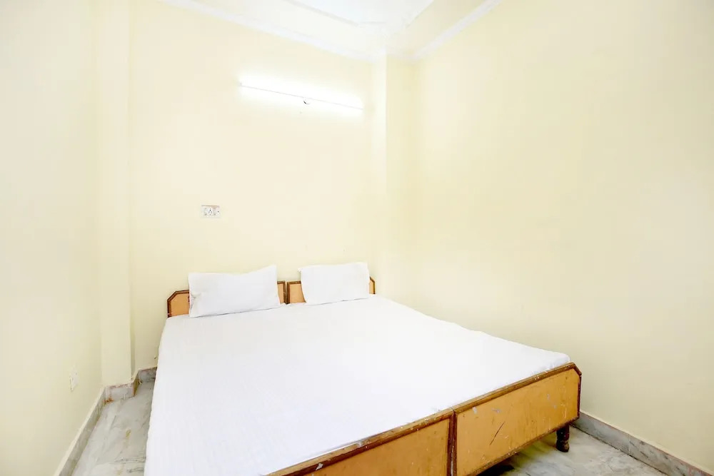 Spot On 43673 Hotel New Mehak Palace