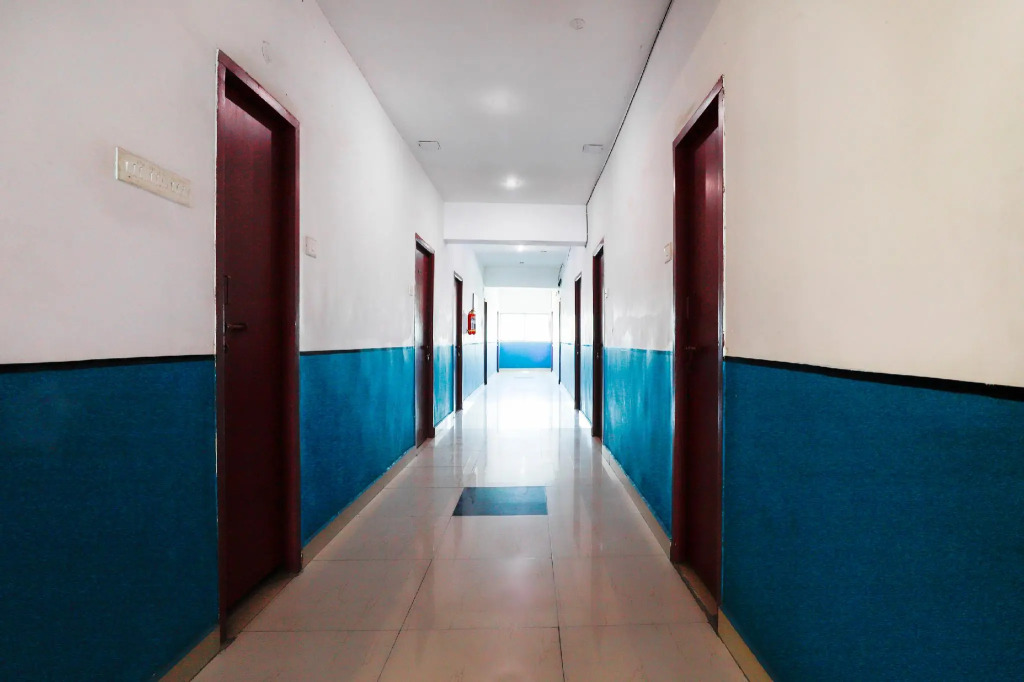 OYO Flagship 70693 Mohan Service Apartment