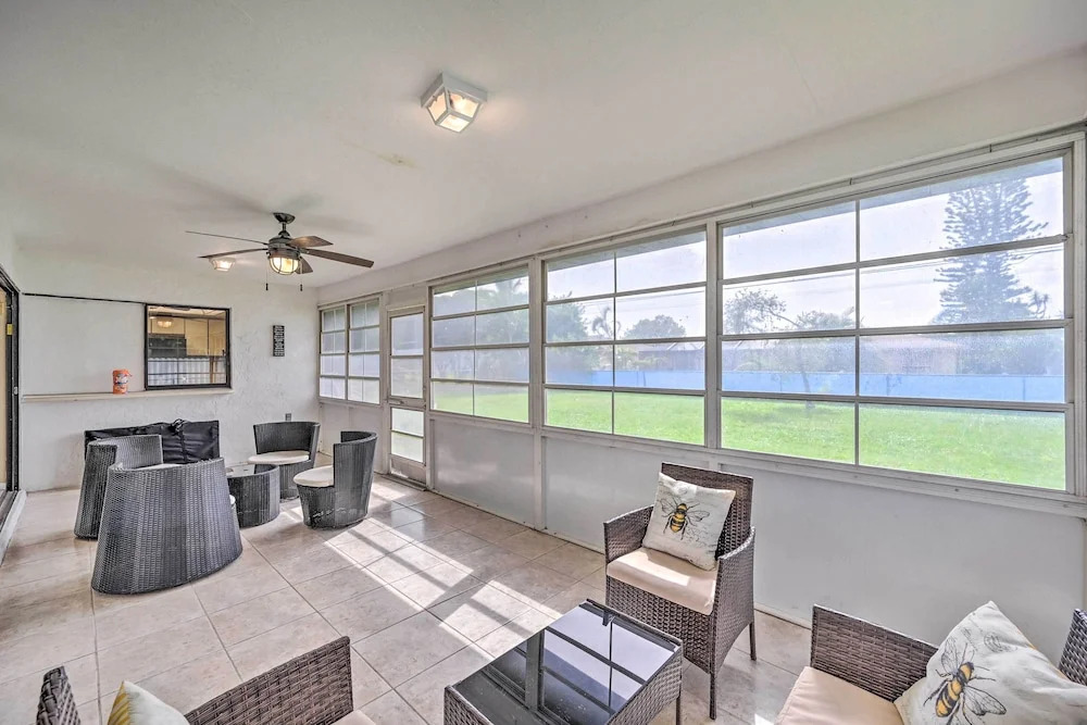 9 Mi to Dtwn Ft Myers: Cape Coral Home