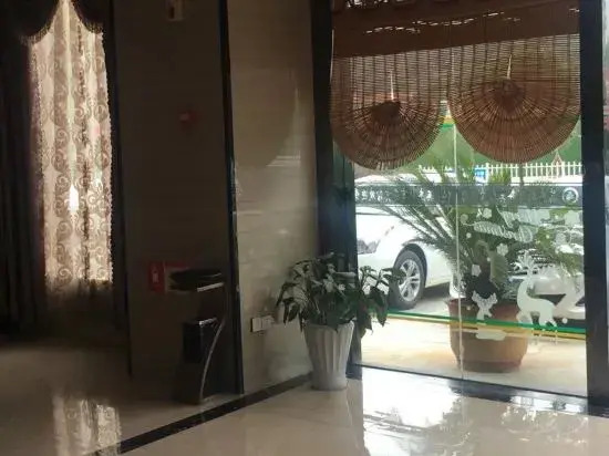 Yingjina Business Hotel