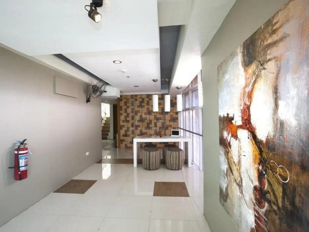 Valleyfront Hotel