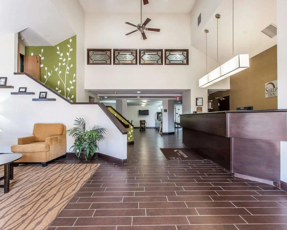 Tolani Hotel