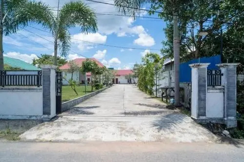 Reddoorz Plus Near Syamsudin Noor Airport
