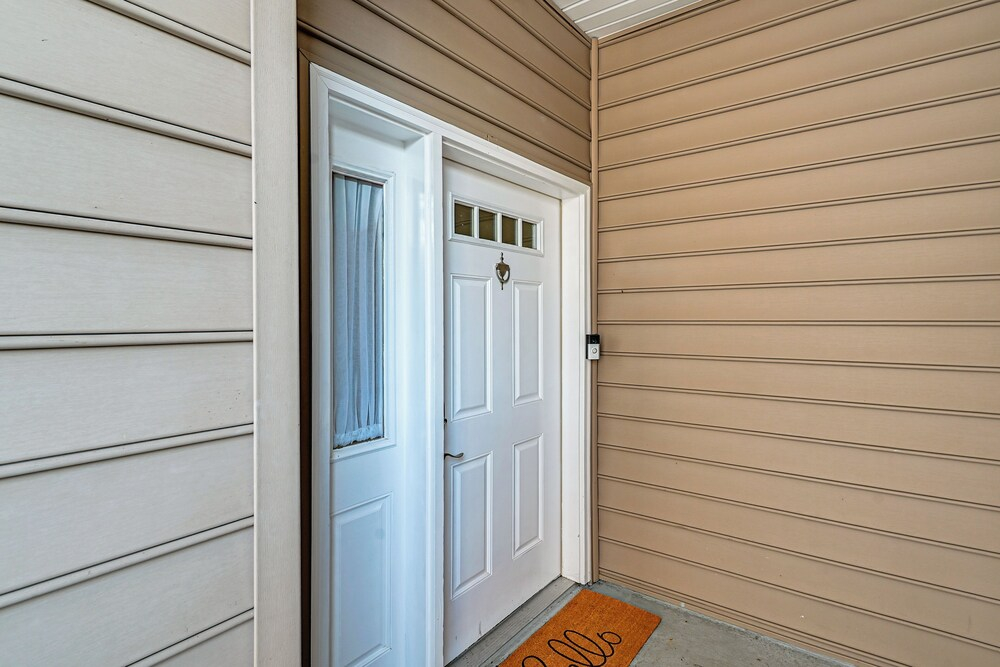 Bay-n-beach! Comfy Coastal Condo in Lewes!