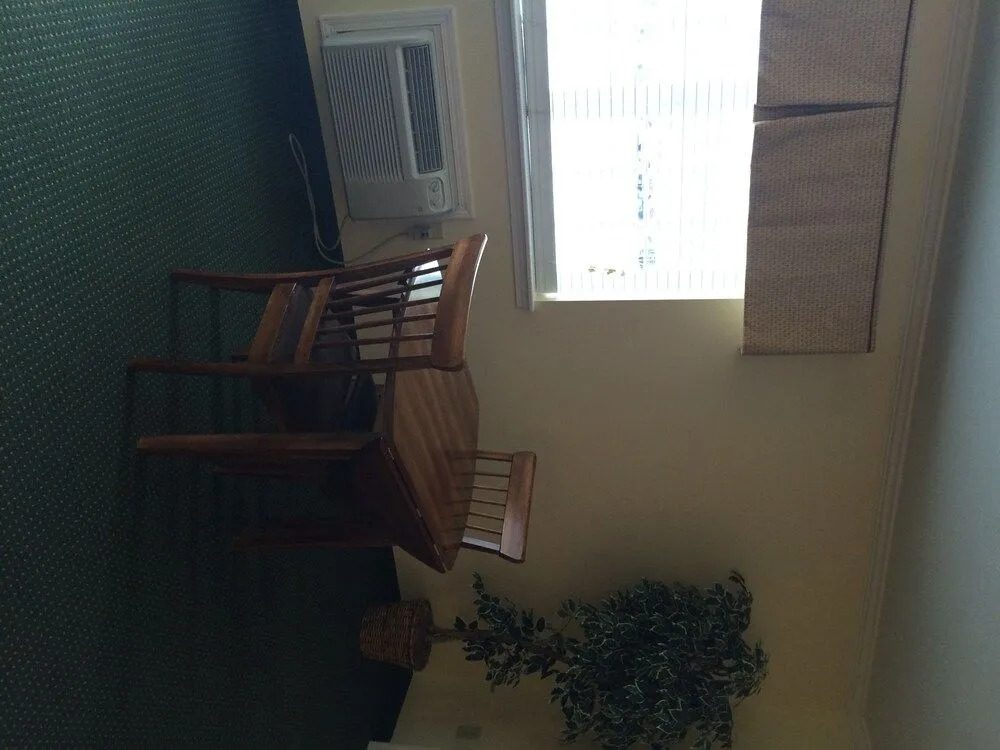 Hurricane Inn