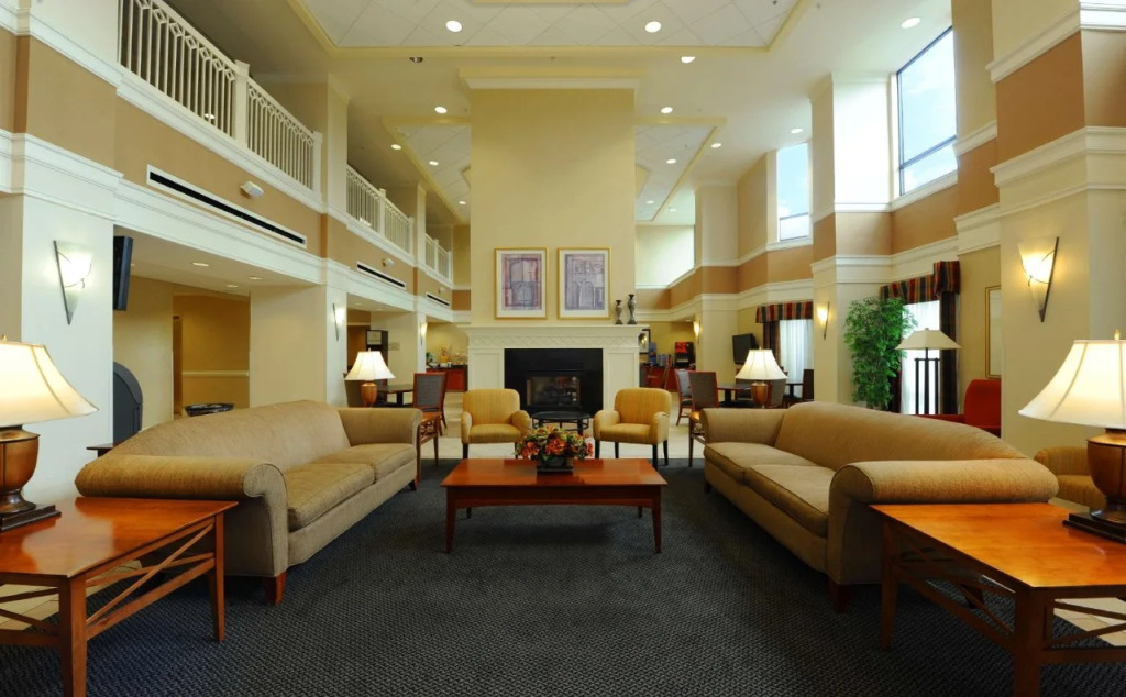 Hampton Inn & Suites-Atlanta Airport North-I-85