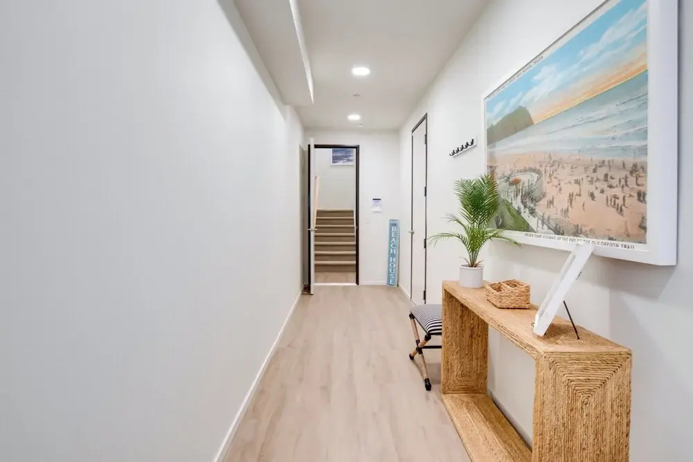 Luxe Seaside Vacation Rental: Walk Downtown!